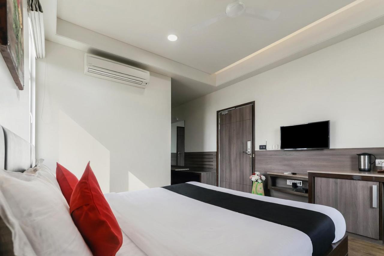 Fleur Hotel Джапур Экстерьер фото