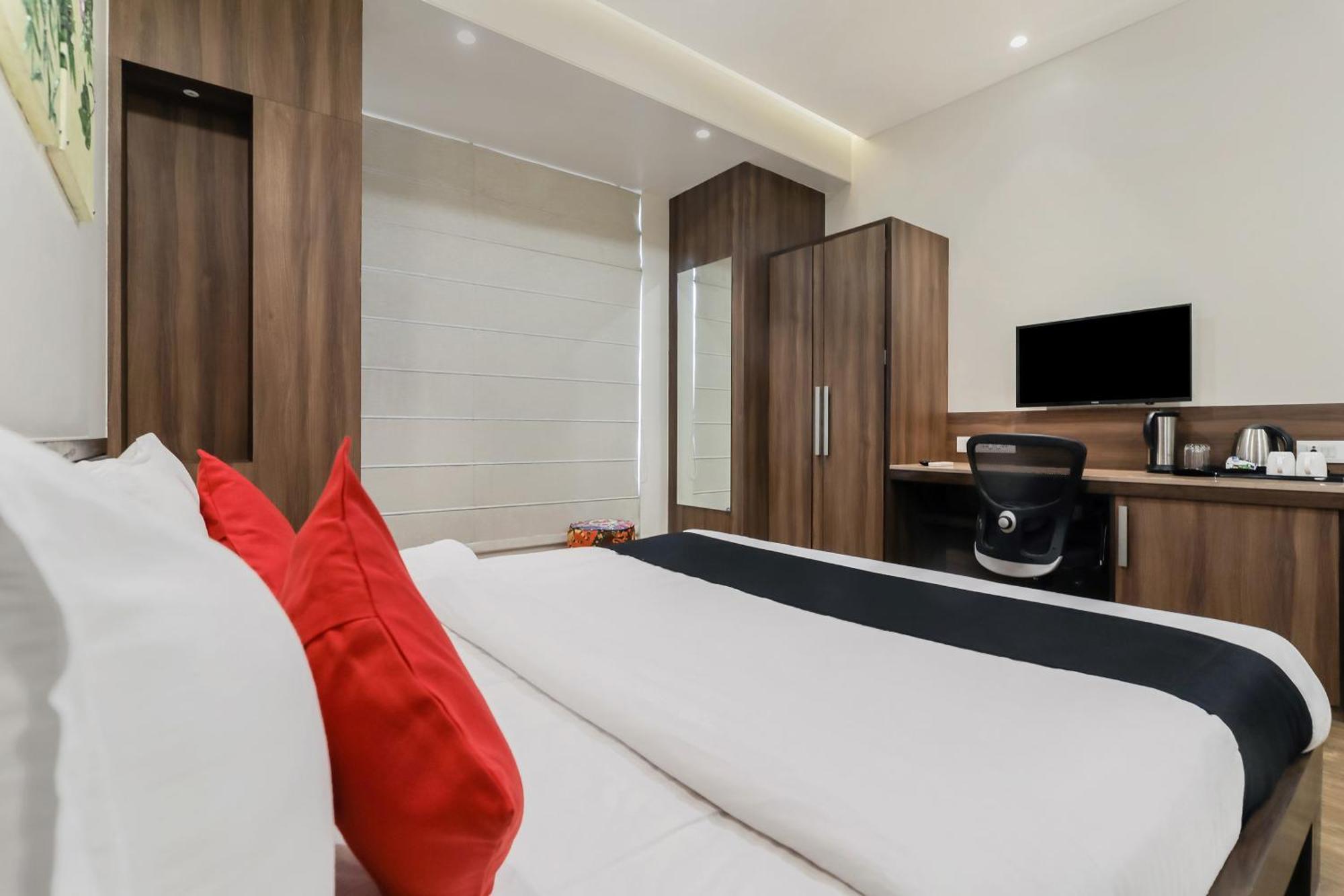 Fleur Hotel Джапур Экстерьер фото